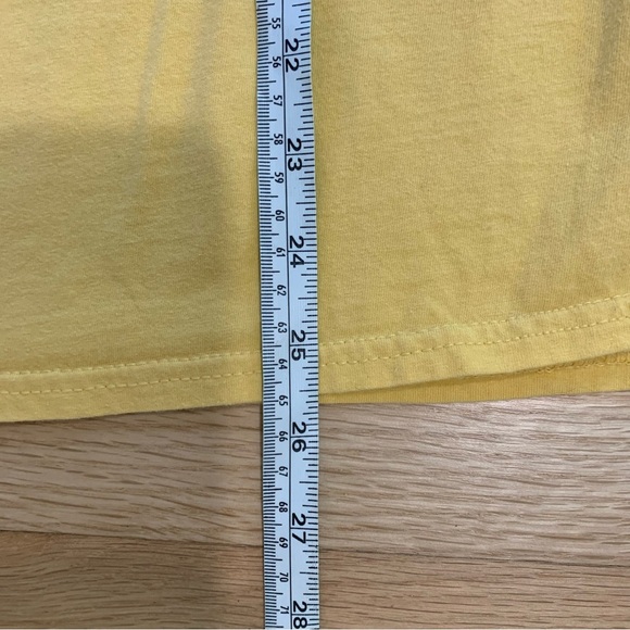 Walt Disney World Yellow Logo Tee Shirt Short Sleeve Casual Theme Park Size Med - Picture 7 of 7